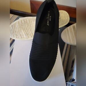 New Direction loafer style sneaker